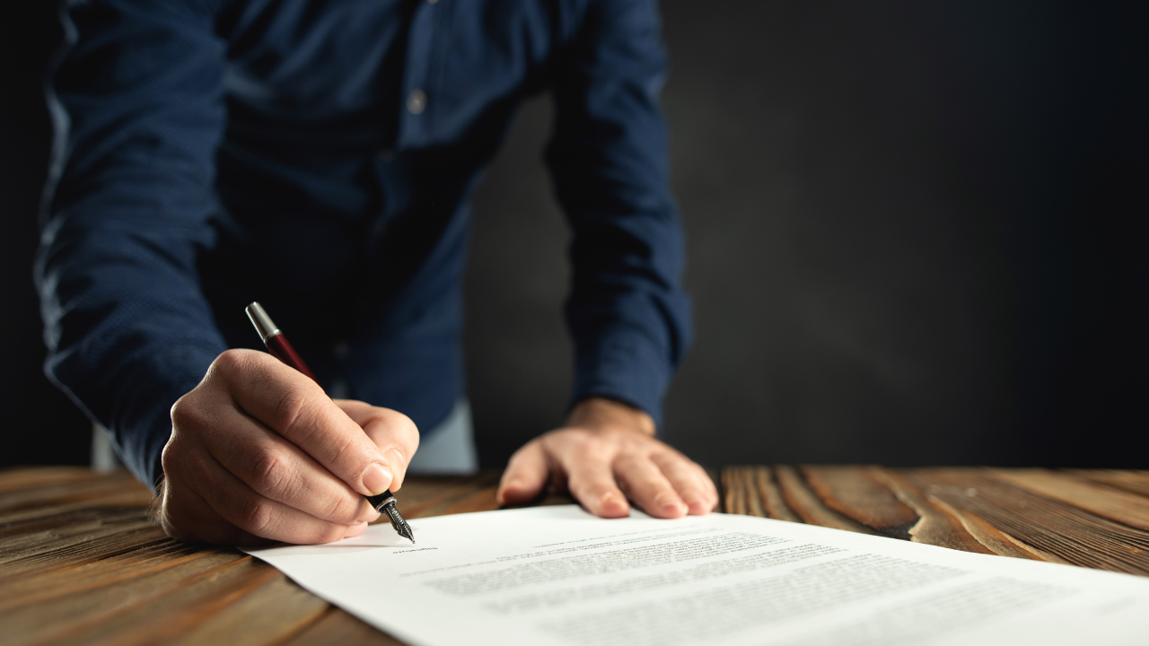 Grafika dotycząca pisania podań i próśb krok po kroku.